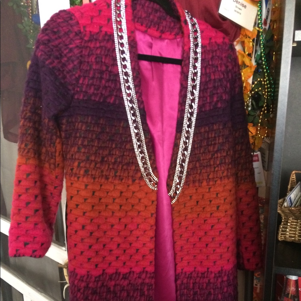 Beautiful brand new light coat thigh length